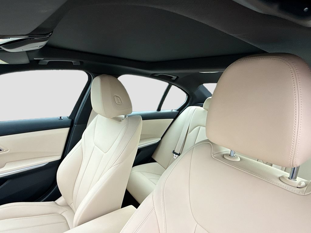 Used 2020 BMW 330i Sedan w/ Convenience Package RWD image 27
