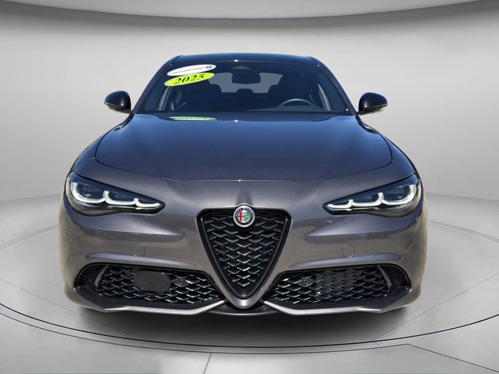 New 2025 Alfa Romeo Giulia w/ Driving Assist Package image 3