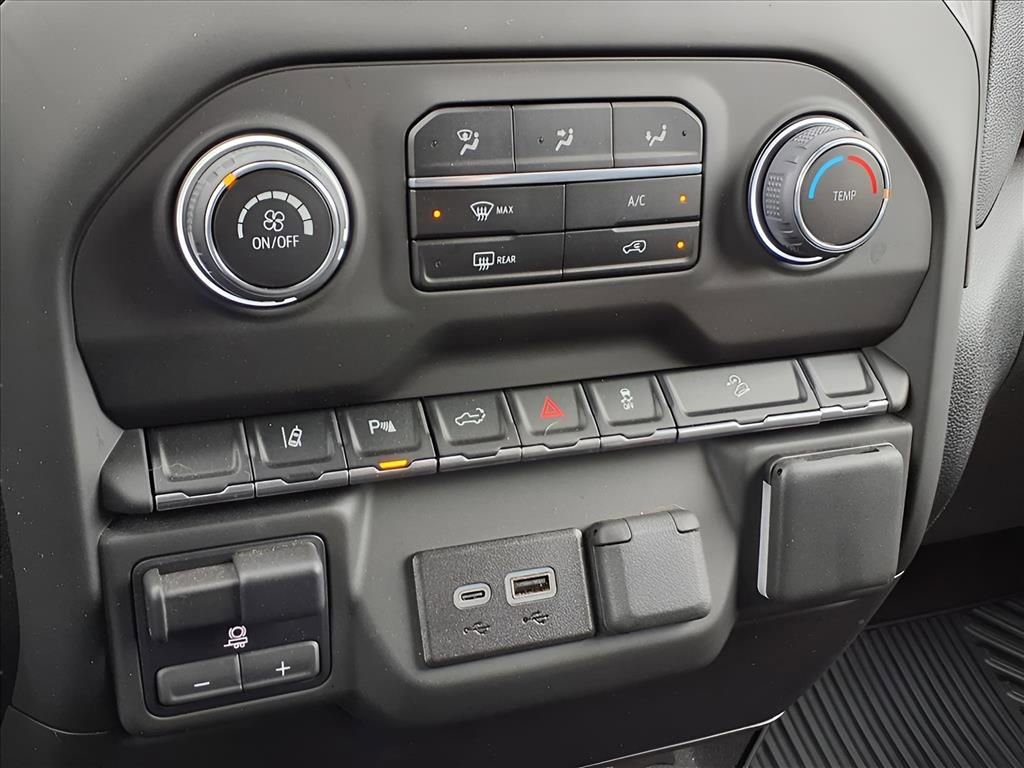 Used 2024 Chevrolet Silverado 2500 Custom w/ Custom Value Package image 9