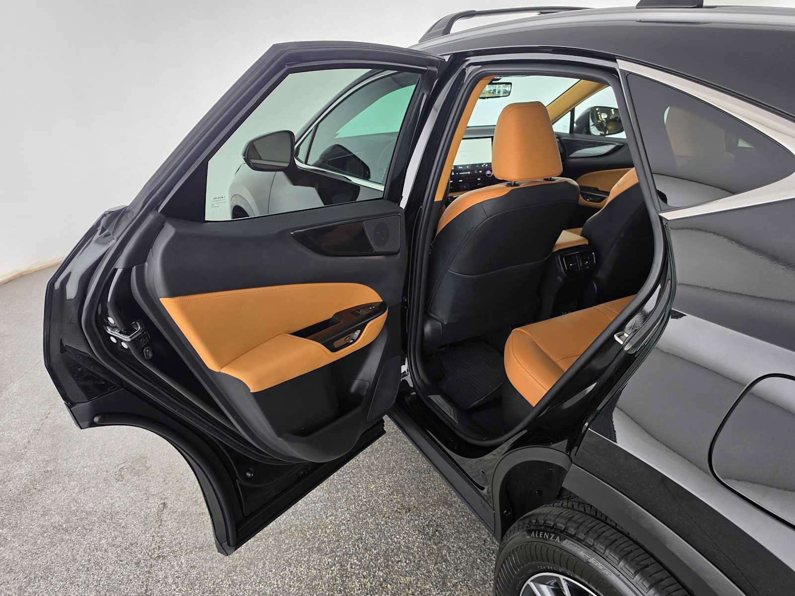 Certified 2026 Lexus NX 350h AWD w/ Accessory Package (2T) image 15
