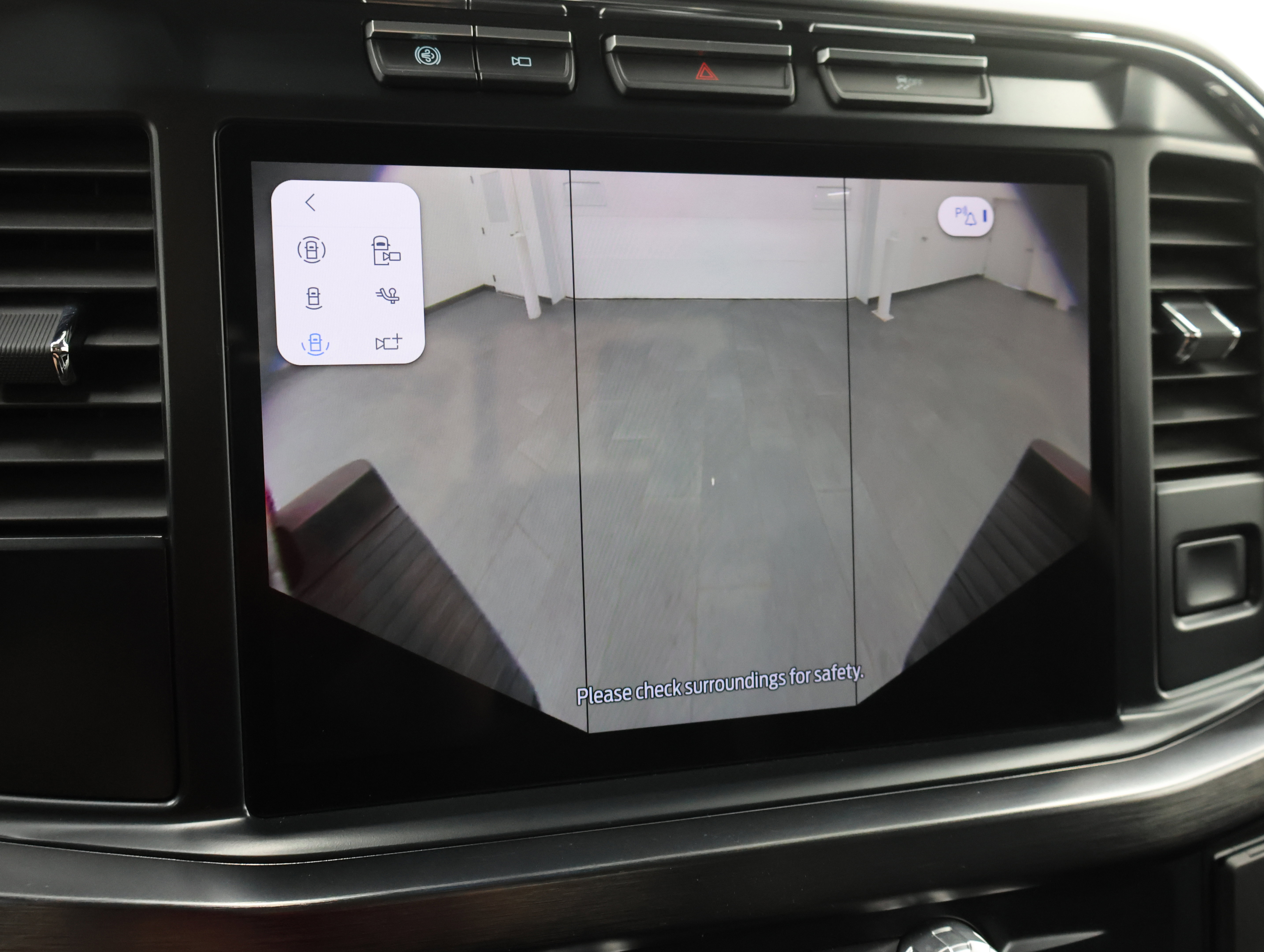 Used 2023 Ford F350 Lariat AWD/4WD image 18