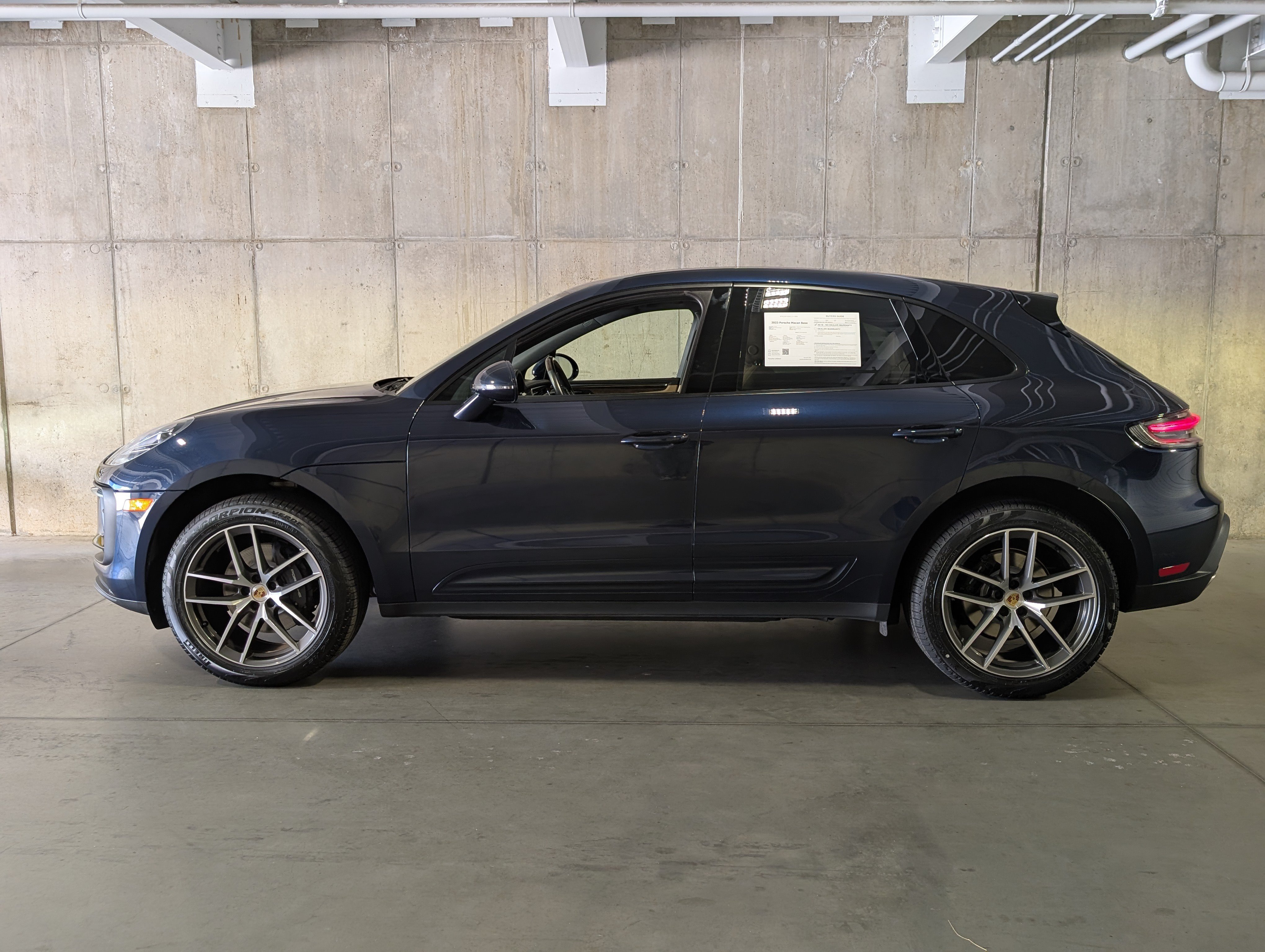 Certified 2023 Porsche Macan AWD/4WD image 2