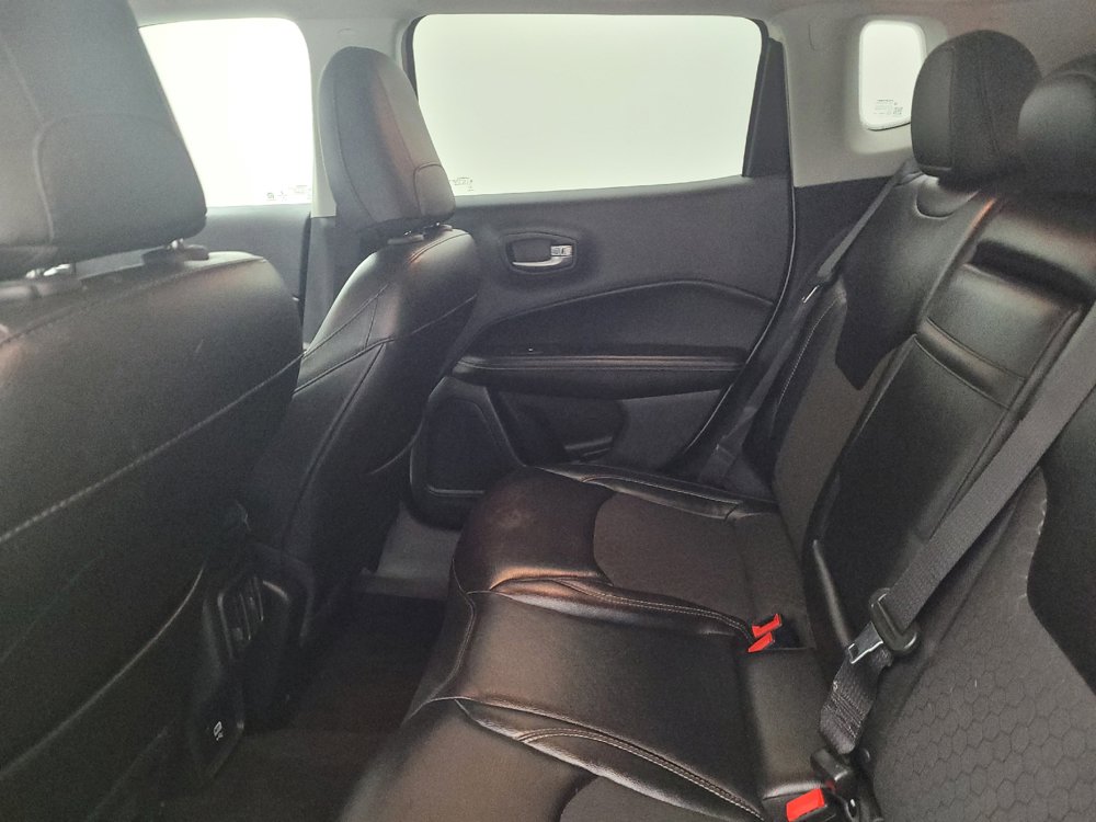 Used 2018 Jeep Compass Latitude w/ Safe & Security Group AWD/4WD image 18