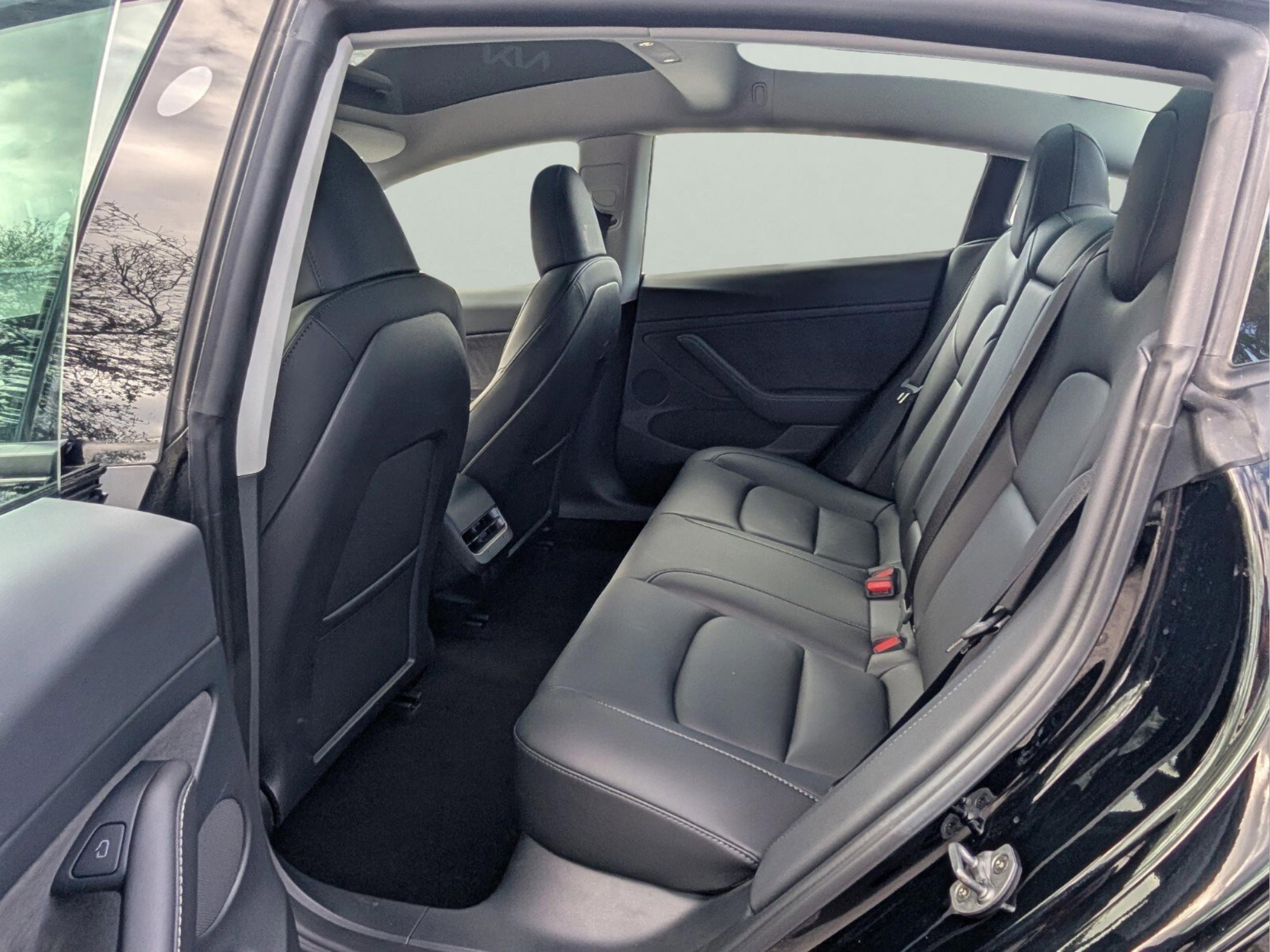 Used 2023 Tesla Model 3 Standard Range image 13