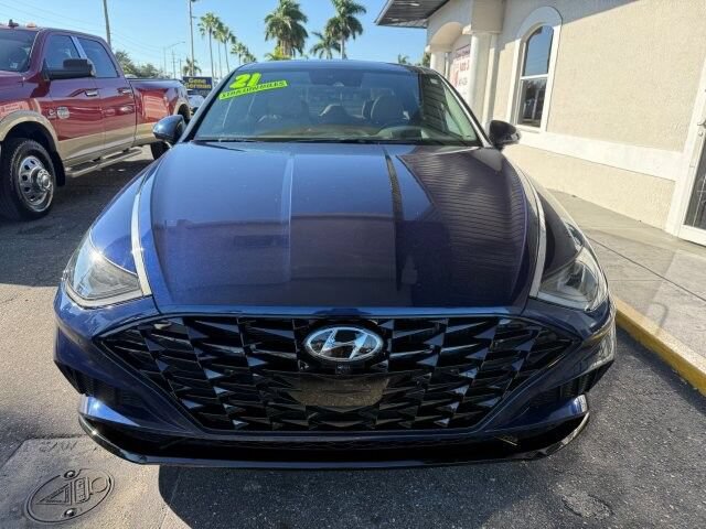 Used 2021 Hyundai Sonata Limited FWD image 2