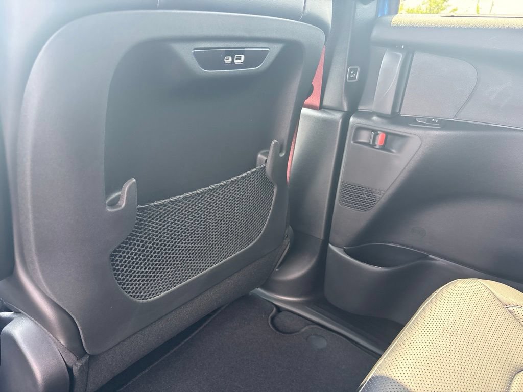 New 2027 Chrysler Pacifica Select FWD image 30