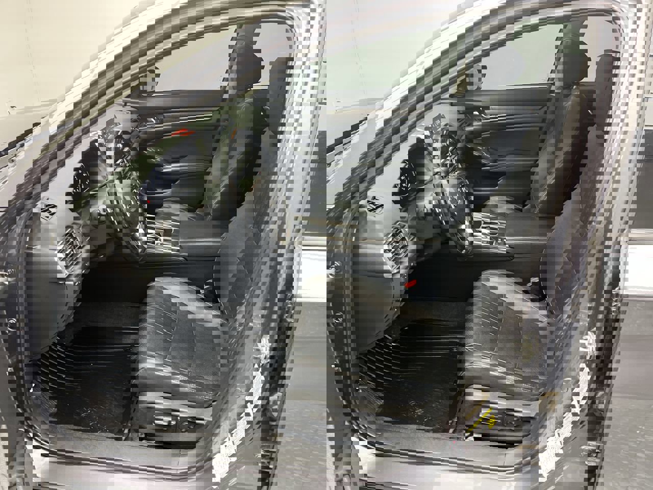 Used 2018 Honda Accord Touring image 3