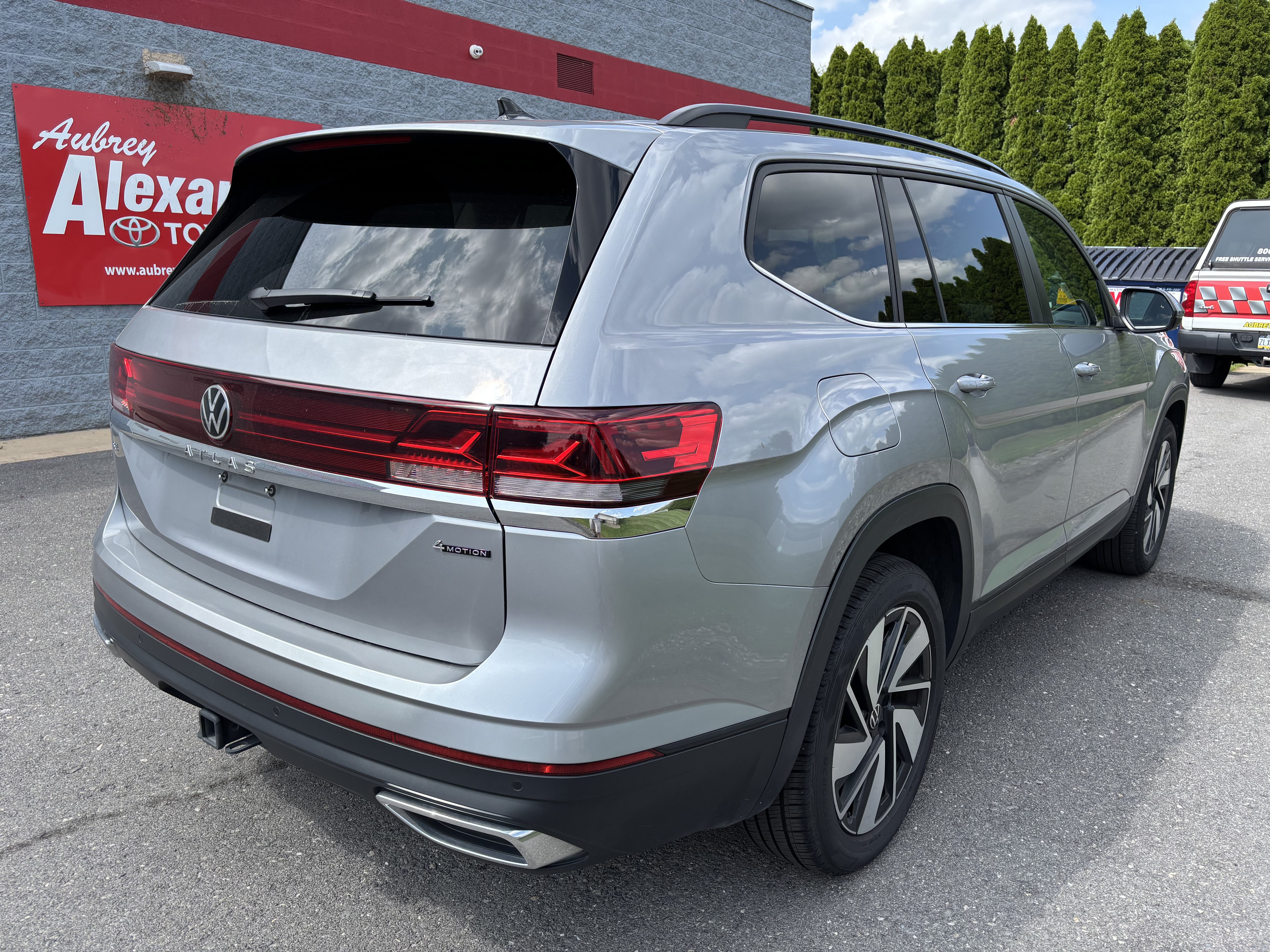 Used 2025 Volkswagen Atlas SE AWD/4WD video 3