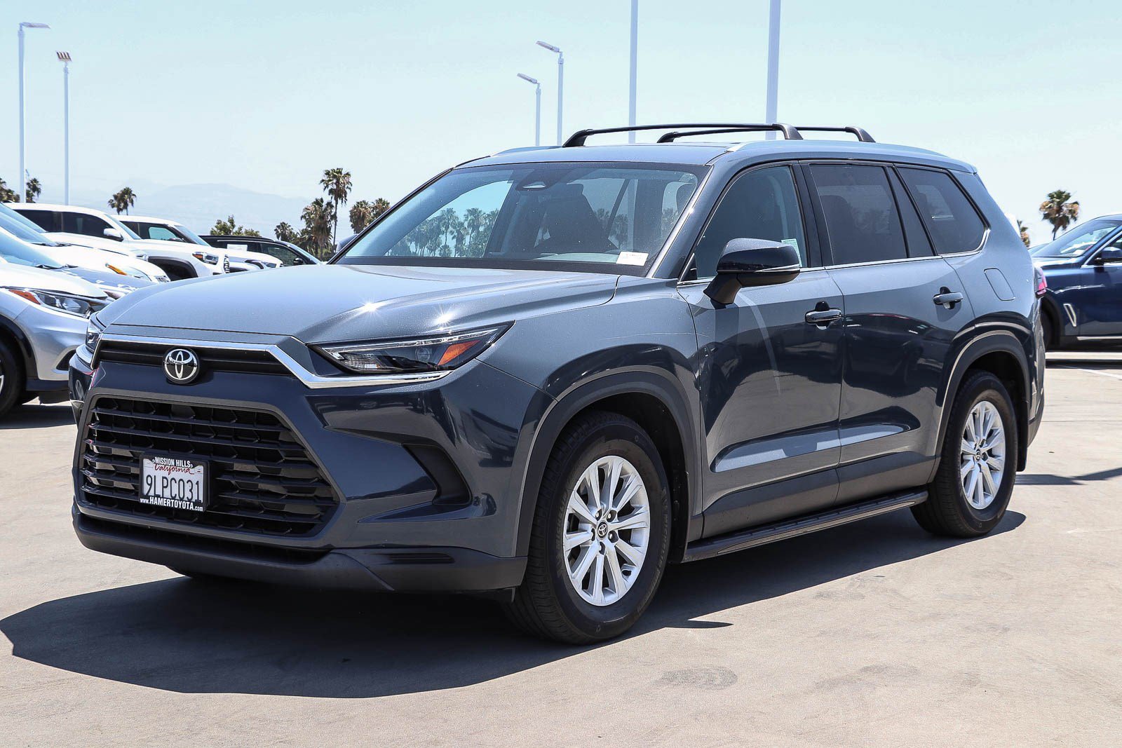 Used 2024 Toyota Grand Highlander XLE FWD image 3