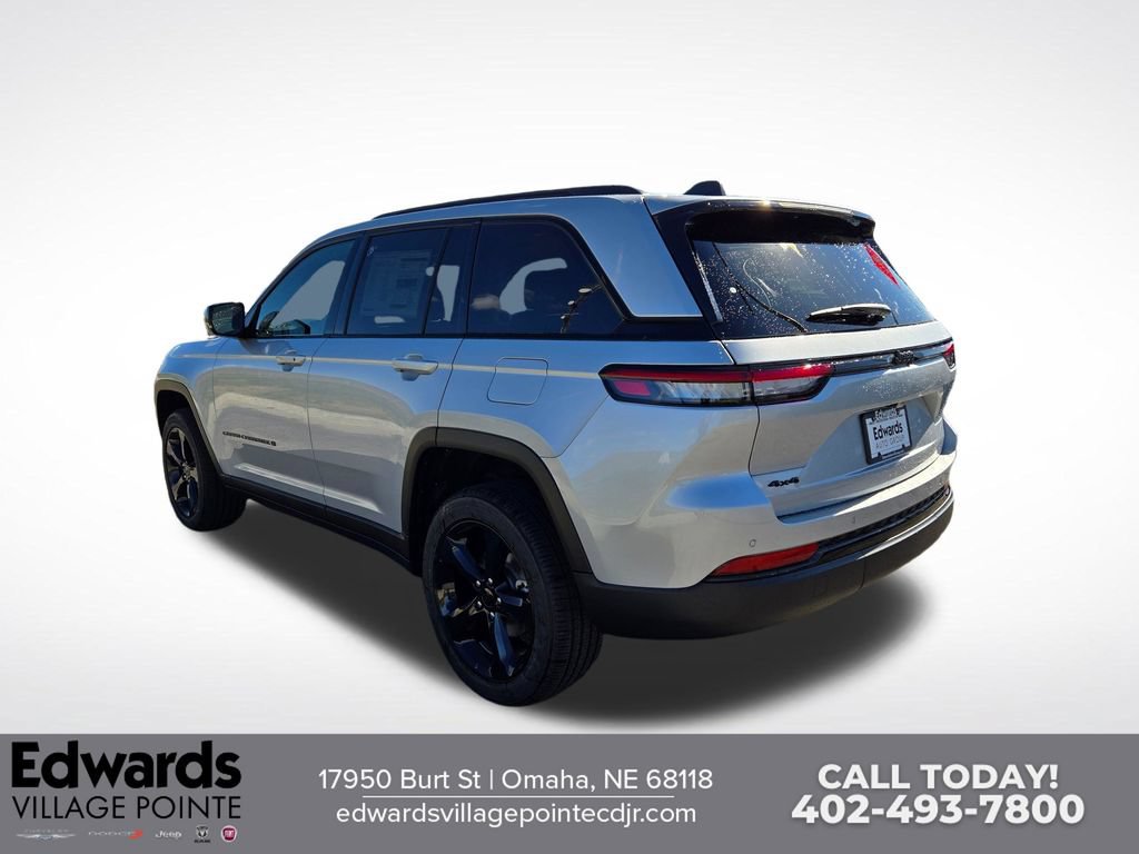 New 2025 Jeep Grand Cherokee Altitude AWD/4WD image 5