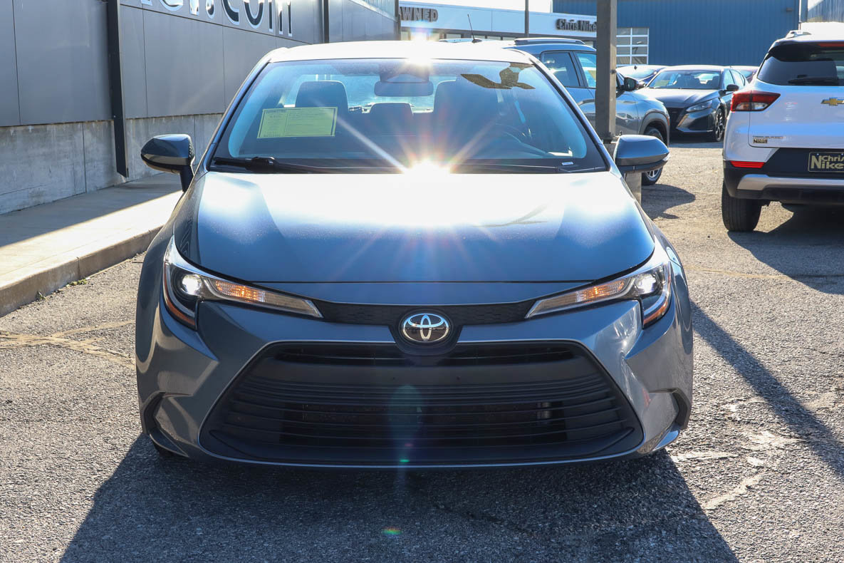 Used 2024 Toyota Corolla LE FWD image 2