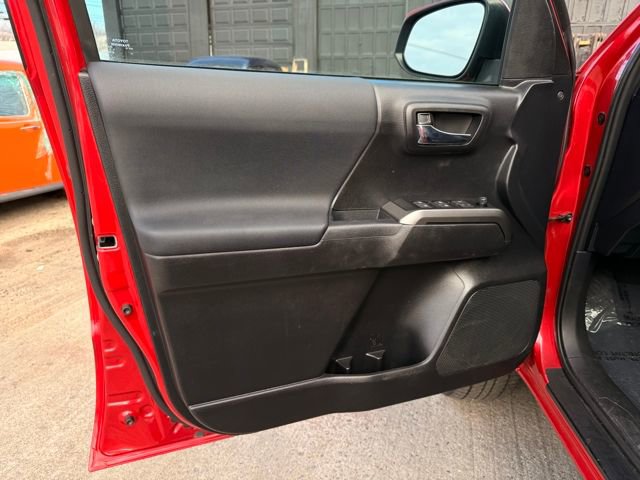 Used 2021 Toyota Tacoma TRD Sport image 19