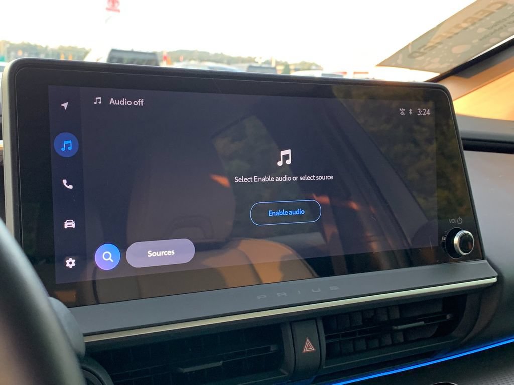 Used 2024 Toyota Prius XLE AWD/4WD image 21