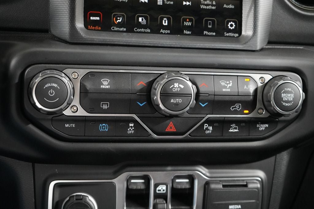 Used 2023 Jeep Wrangler Unlimited Sahara AWD/4WD image 22