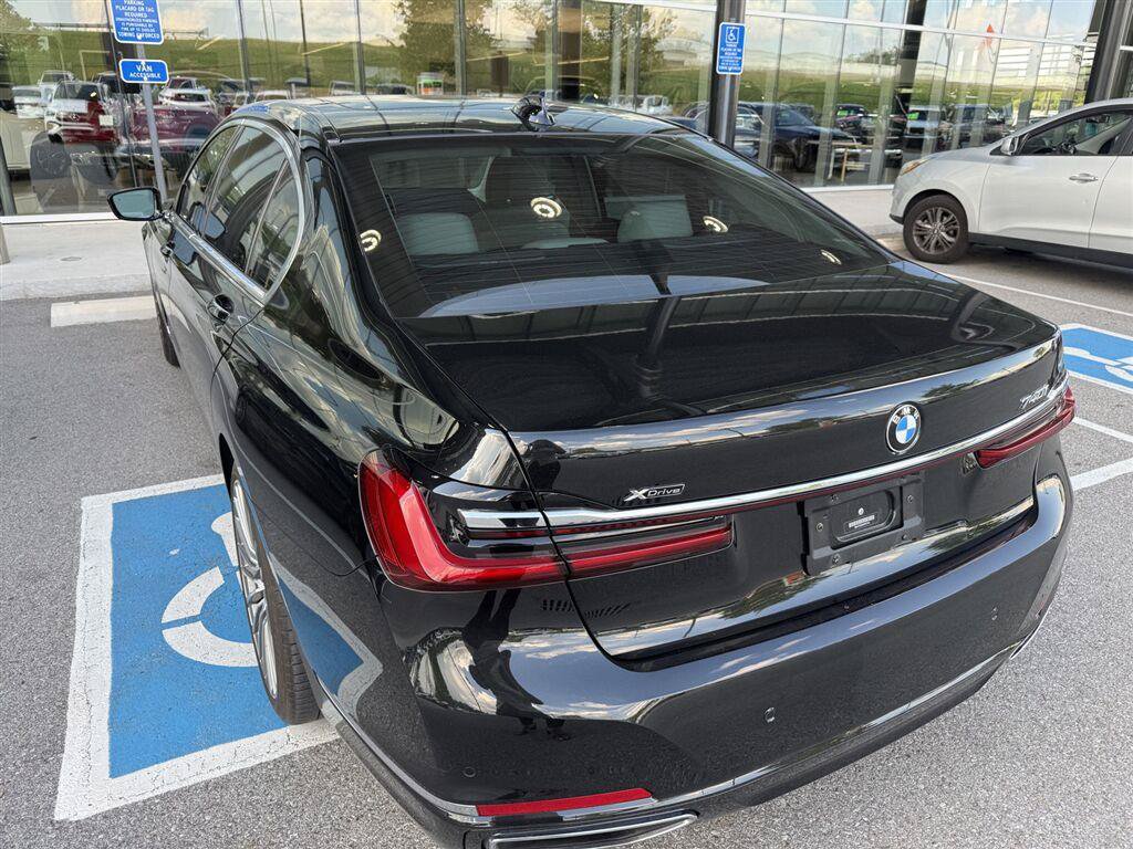 Used 2021 BMW 740i xDrive w/ Premium Package AWD/4WD image 10
