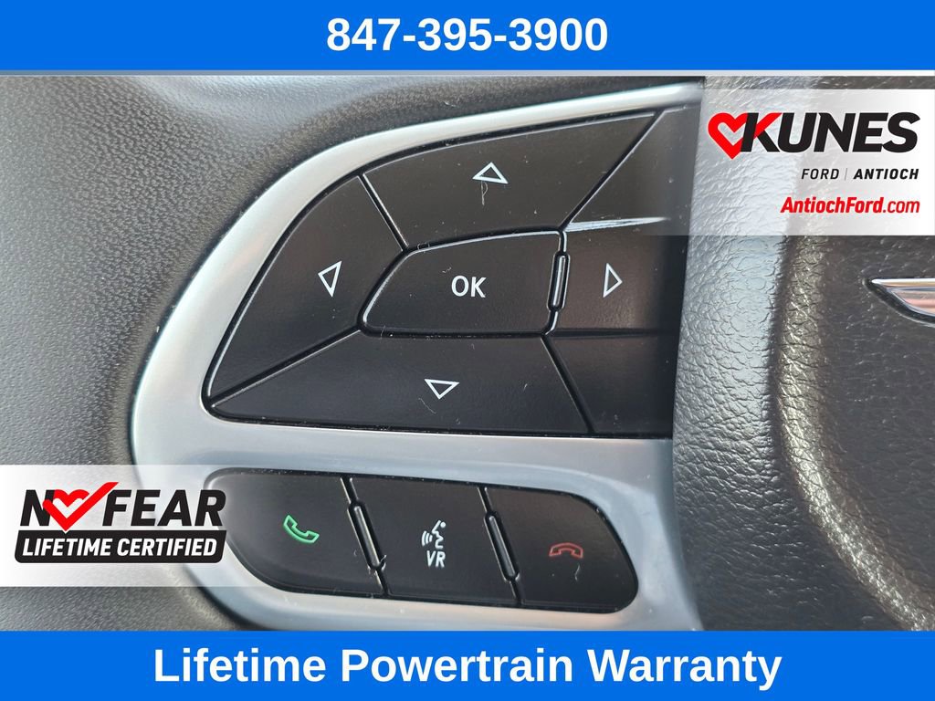 Used 2023 Chrysler Voyager LX image 39