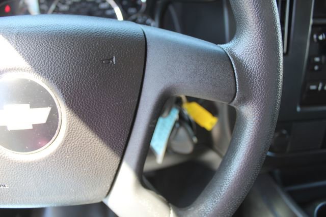 Used 2017 Chevrolet Express 3500 image 22
