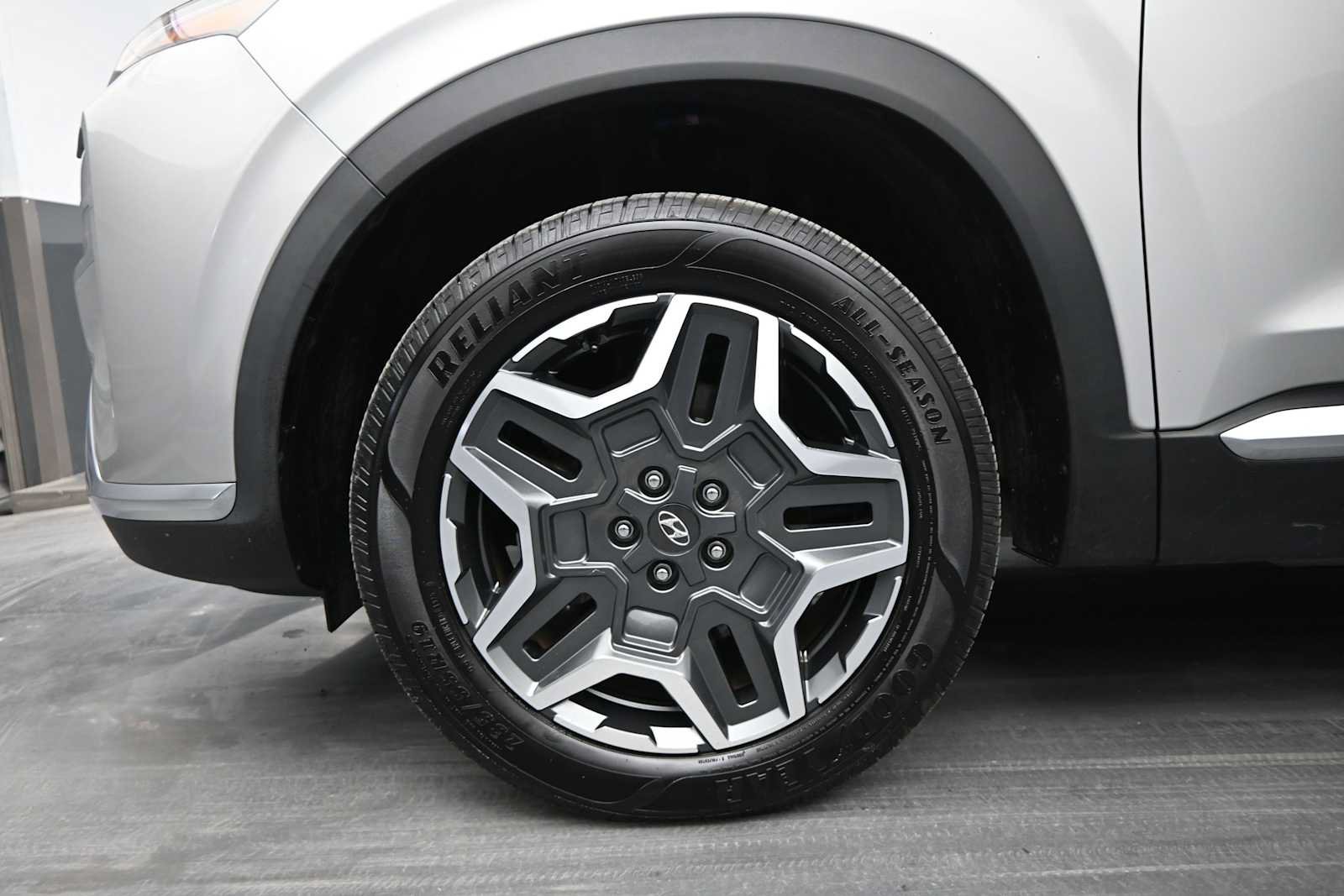 Used 2022 Hyundai Santa Fe SEL Premium w/ Cargo Package AWD/4WD image 10