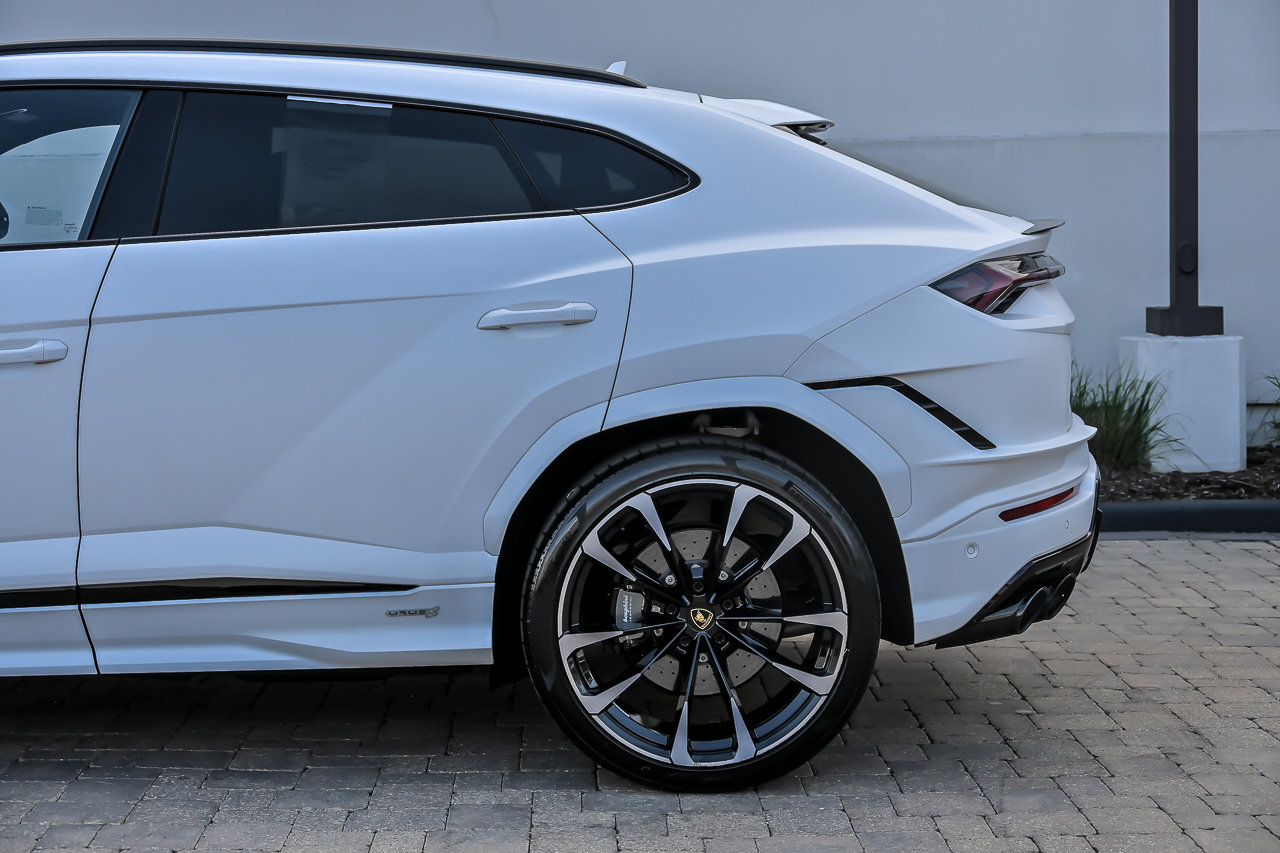 Used 2024 Lamborghini Urus S AWD/4WD image 13