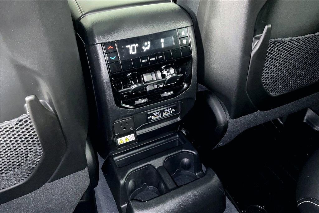 Used 2023 Jeep Grand Cherokee L Laredo AWD/4WD image 34