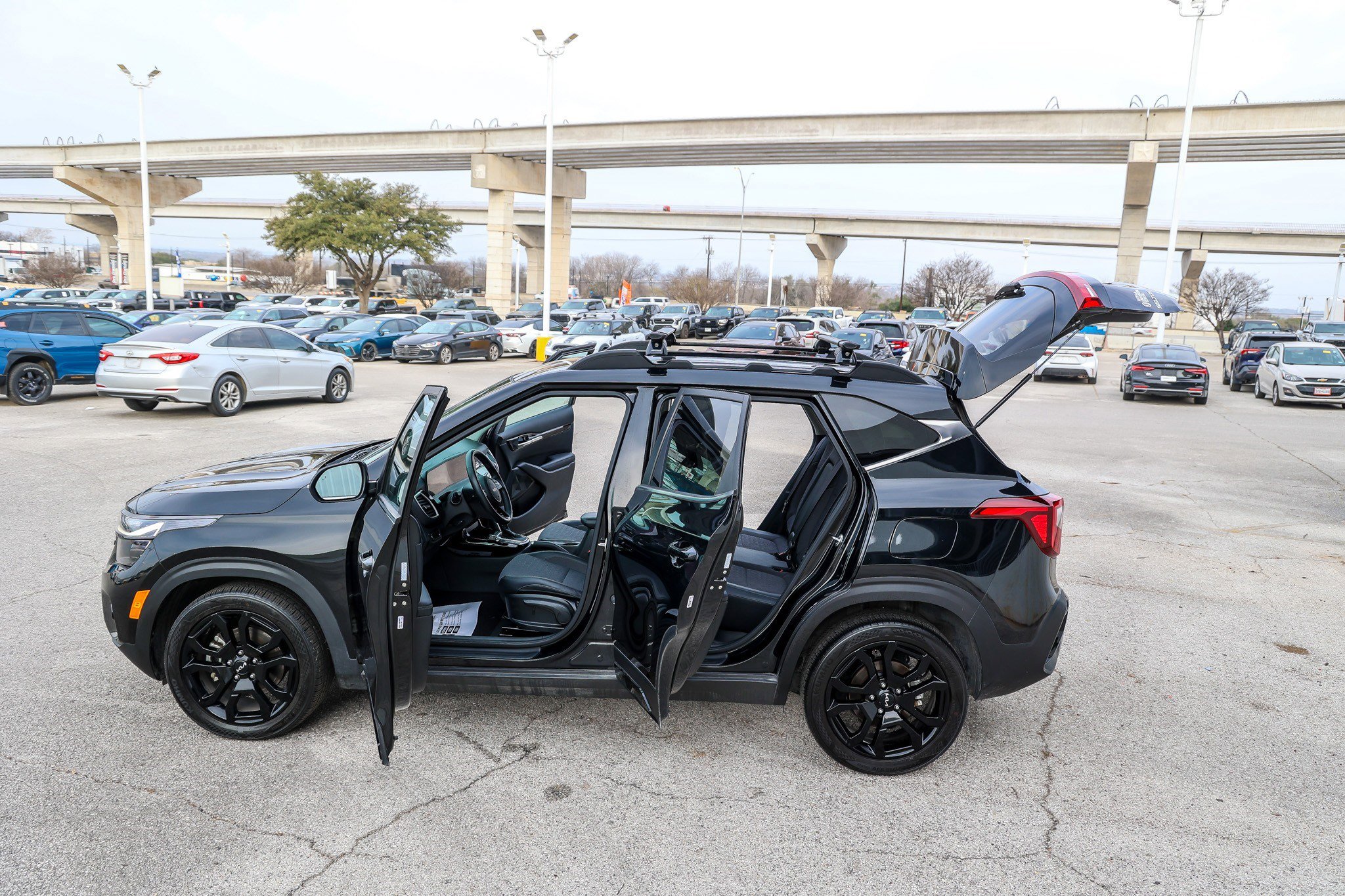 Used 2024 Kia Seltos X-Line image 10