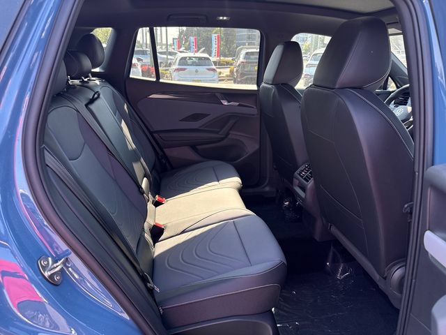 New 2026 Volkswagen Tiguan SE R-Line AWD/4WD image 11