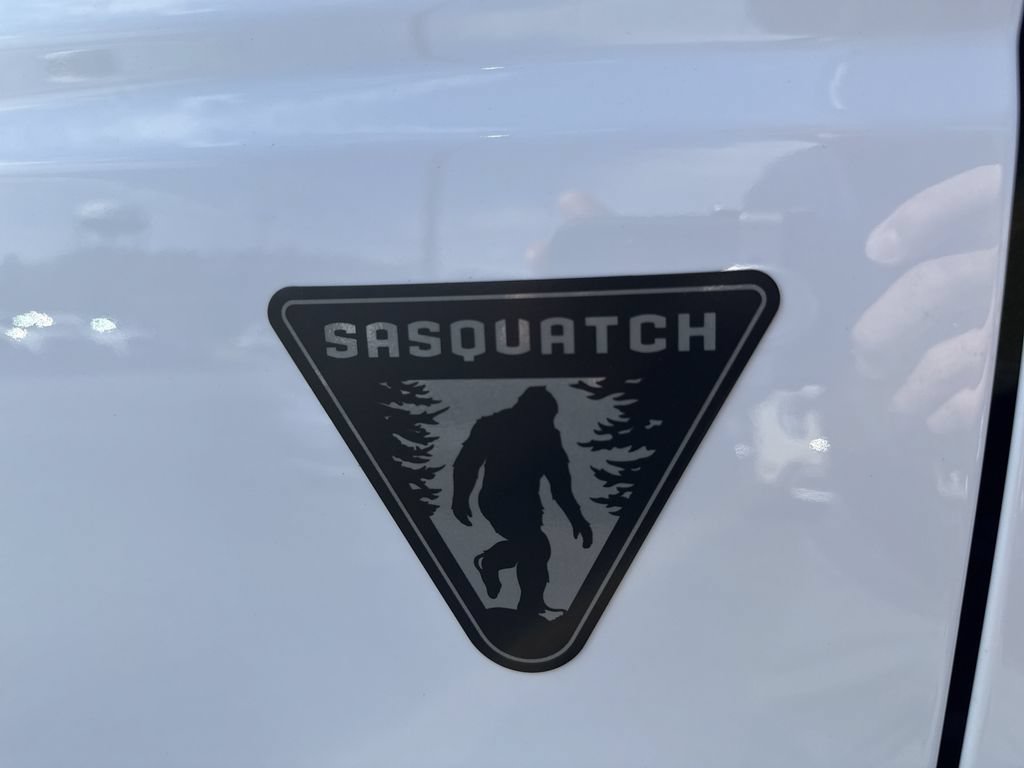 New 2025 Ford Bronco 2-Door w/ Sasquatch Package AWD/4WD image 12