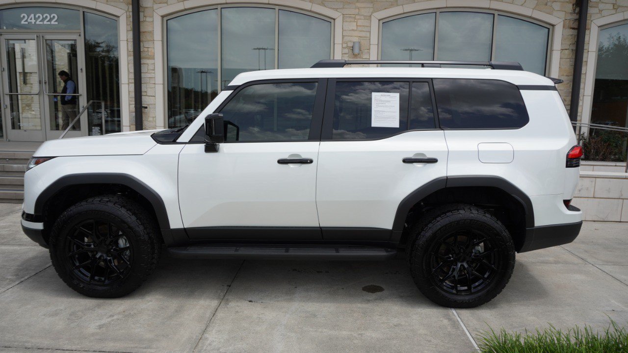 Certified 2025 Lexus GX 550 AWD/4WD image 4