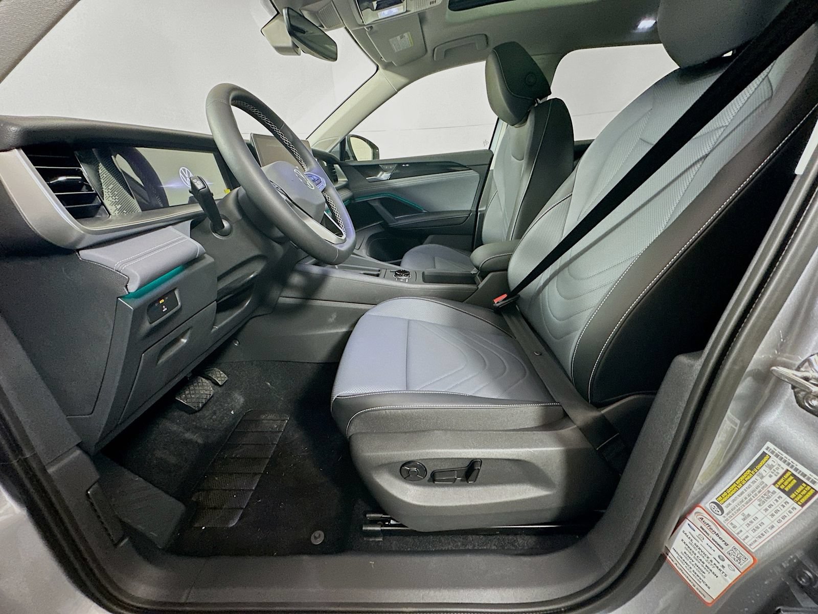 New 2026 Volkswagen Tiguan SE AWD/4WD image 10