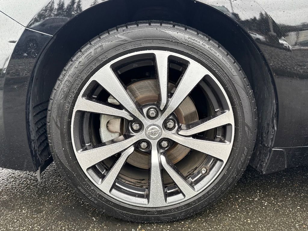 Used 2017 Nissan Maxima Platinum w/ Interior Lighting Package image 30