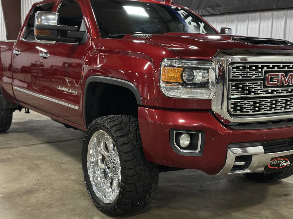 Used 2019 GMC Sierra 2500 Denali w/ Duramax Plus Package image 2