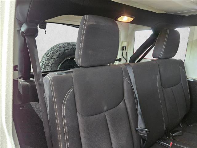 Used 2014 Jeep Wrangler Unlimited Sahara w/ Connectivity Group AWD/4WD image 14