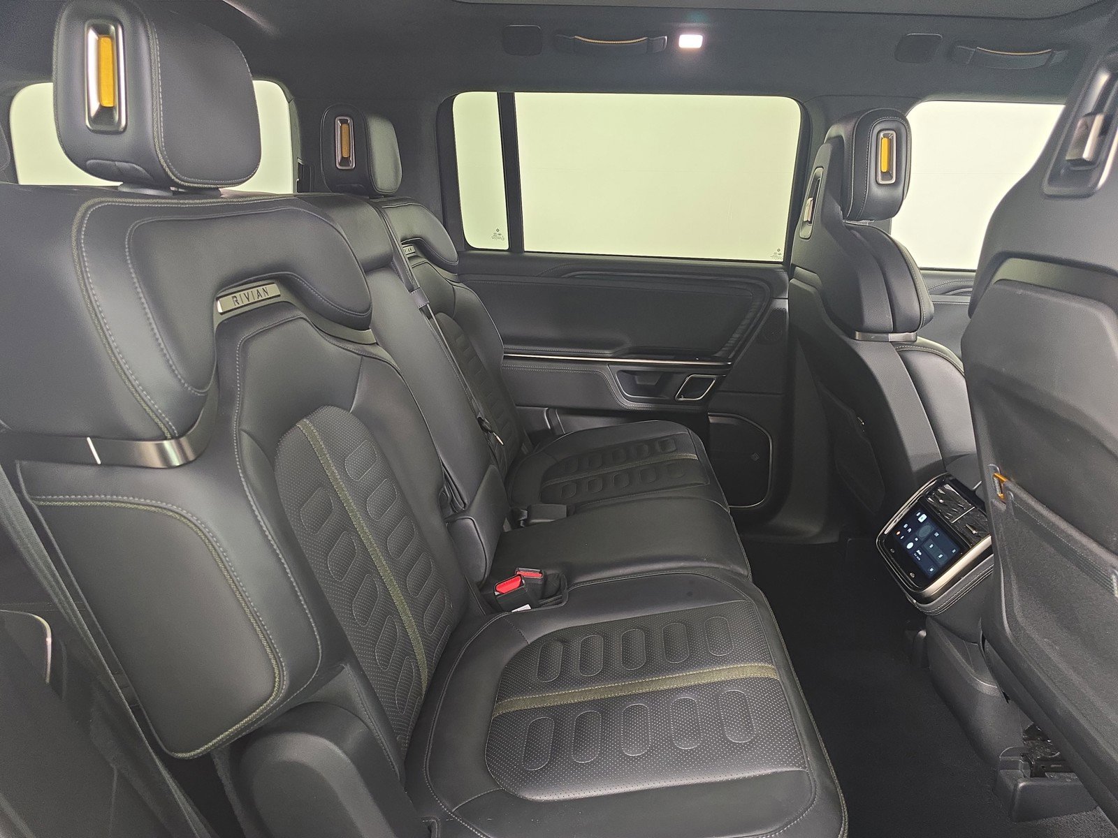 Used 2024 Rivian R1S Adventure AWD/4WD image 23