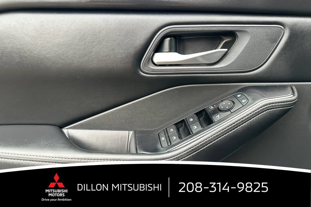 Used 2025 Nissan Rogue SV AWD/4WD image 11