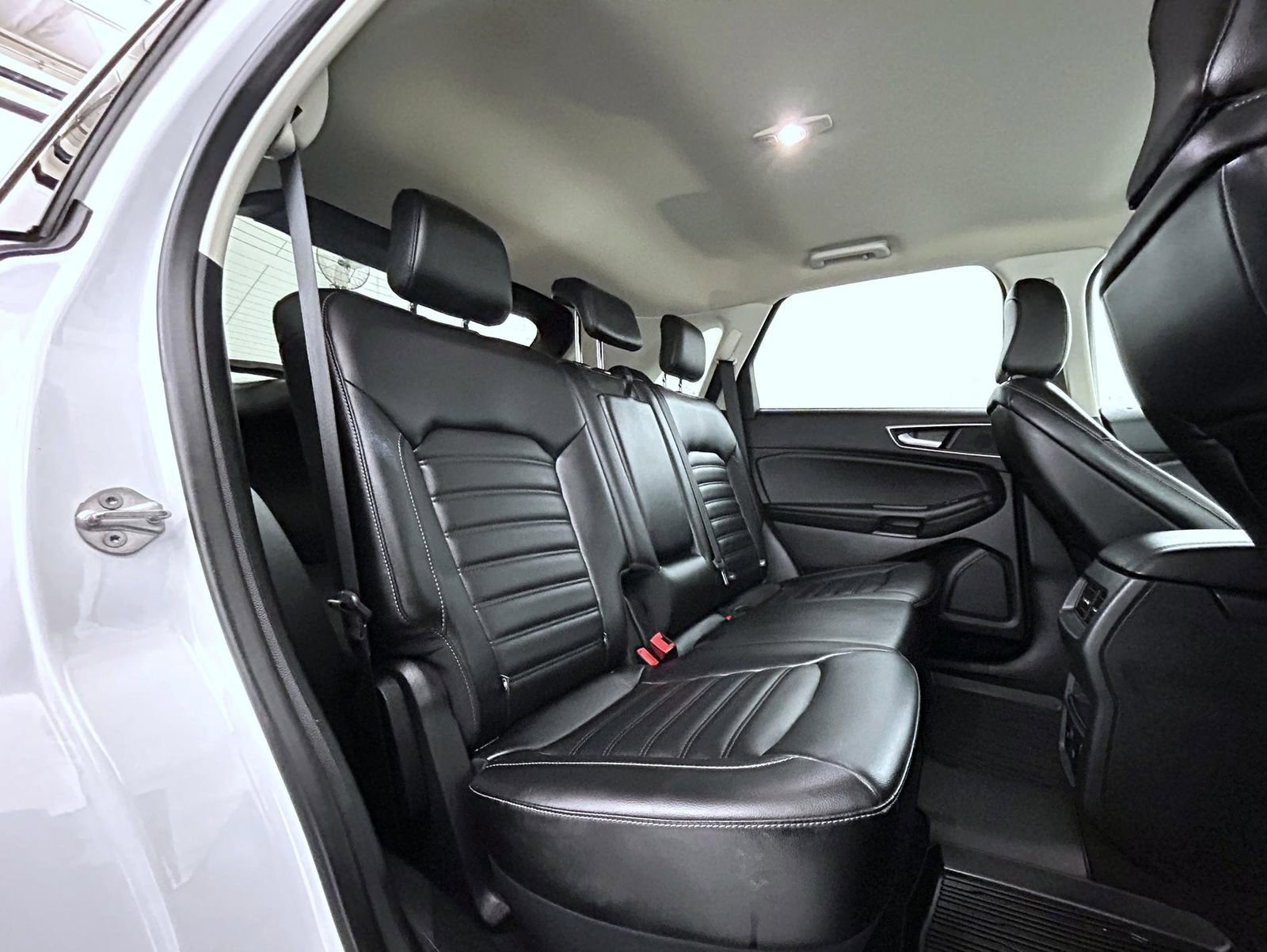 Used 2022 Ford Edge SEL w/ Convenience Package image 18