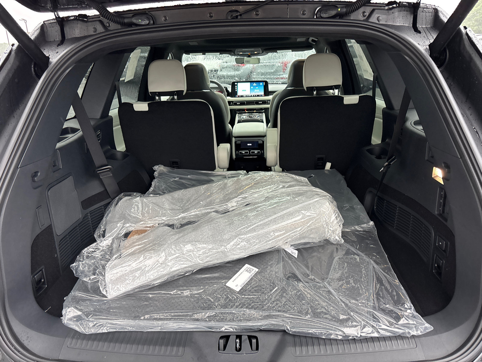 New 2026 Lincoln Aviator Black Label w/ Dynamic Handling Package AWD/4WD image 9