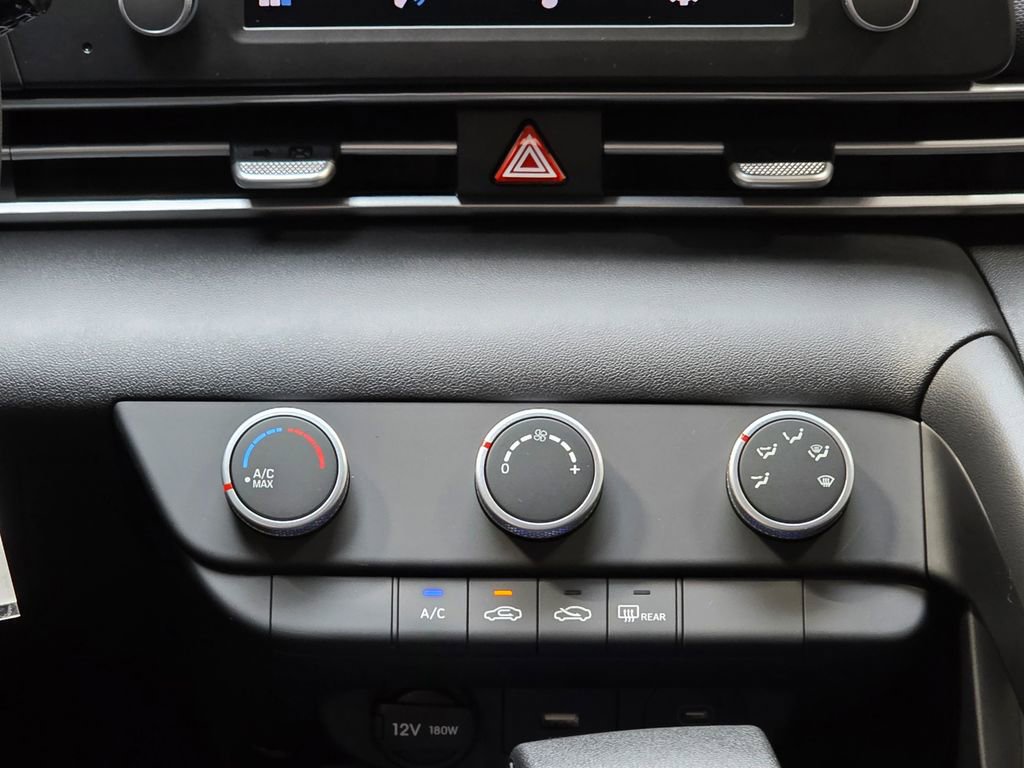 New 2026 Hyundai Elantra SE image 18