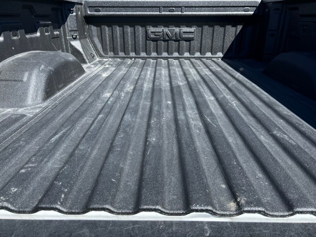 Used 2025 GMC Sierra 2500 AT4 image 19