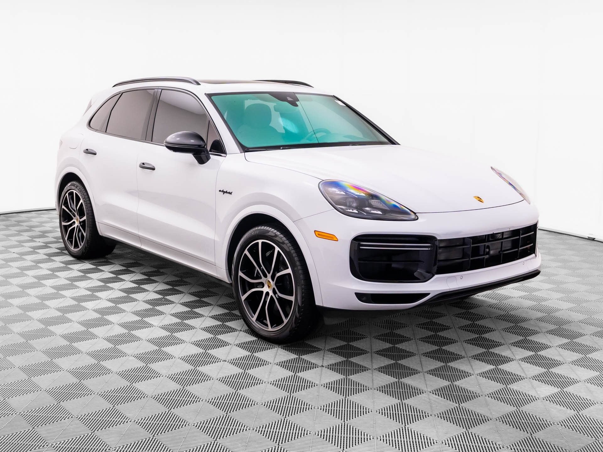 Used 2023 Porsche Cayenne Turbo S AWD/4WD image 6