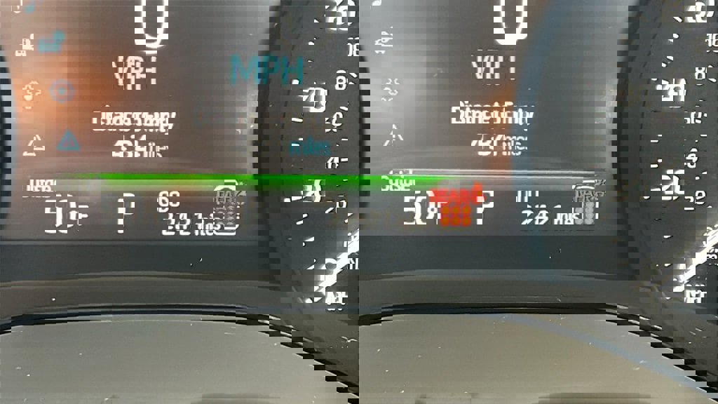 Used 2025 Toyota Sienna XLE image 28