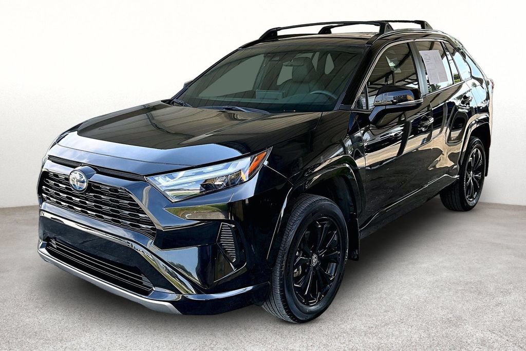 Used 2024 Toyota RAV4 SE w/ Convenience Package AWD/4WD image 14
