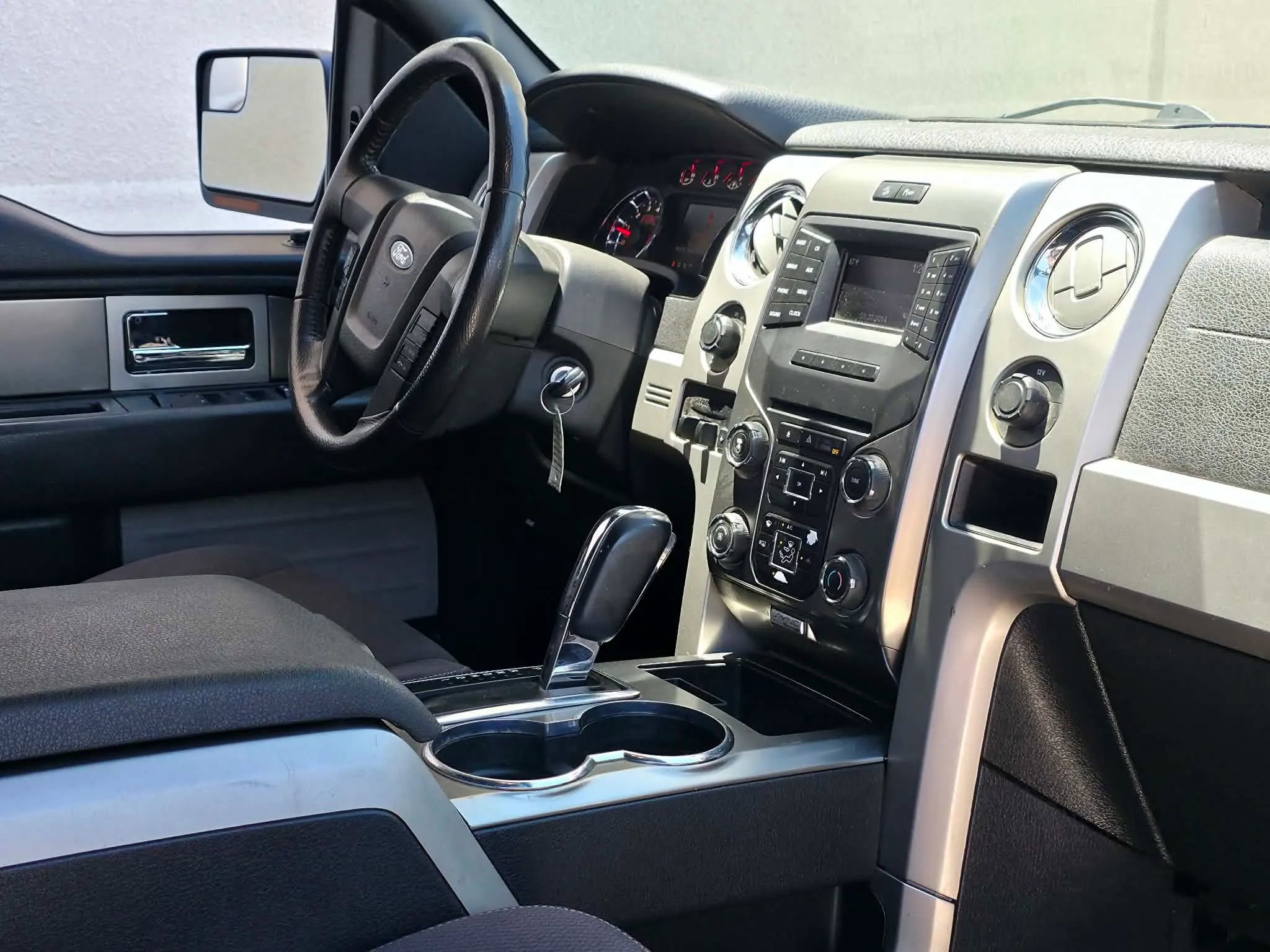 Used 2014 Ford F150 FX4 w/ Equipment Group 401A Mid AWD/4WD image 18