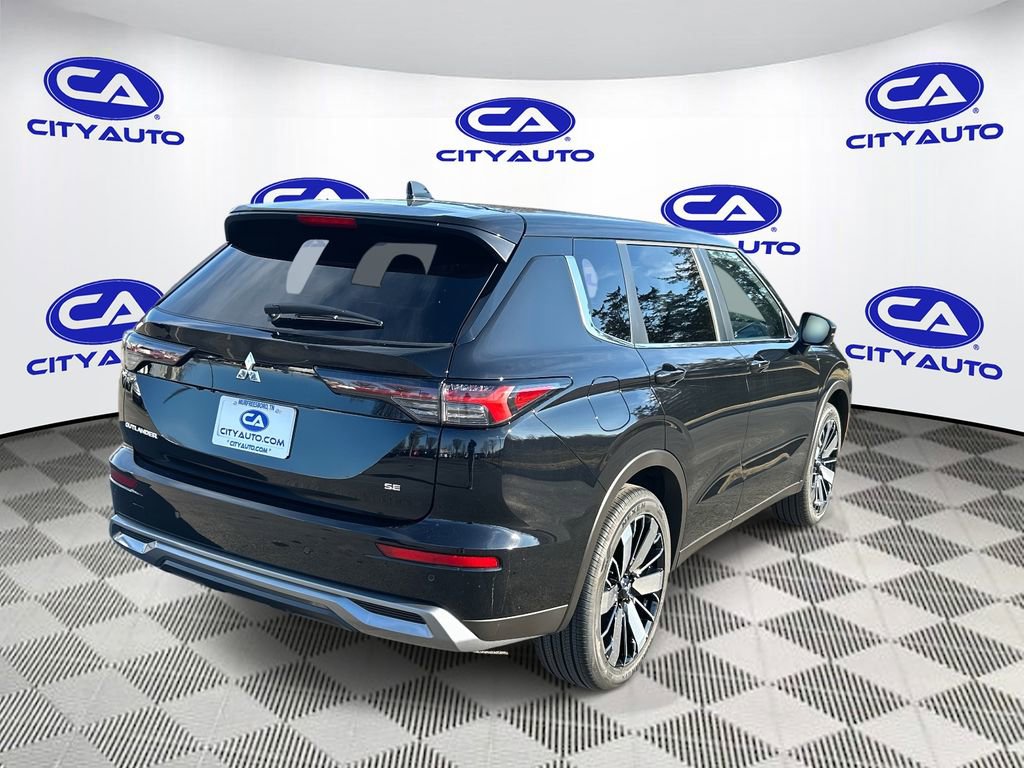 New 2026 Mitsubishi Outlander SE FWD image 3