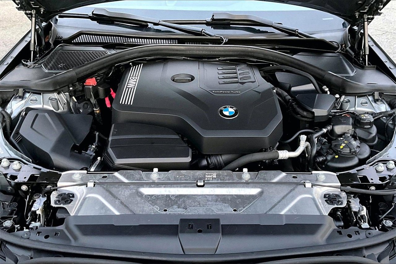 Used 2023 BMW 330i xDrive 330i xDrive w/ Driving Assistance Package image 37