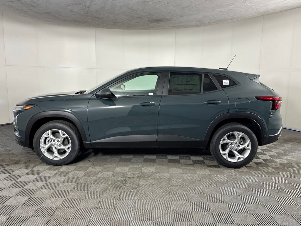 New 2026 Chevrolet Trax LS w/ LS Convenience Package FWD image 8