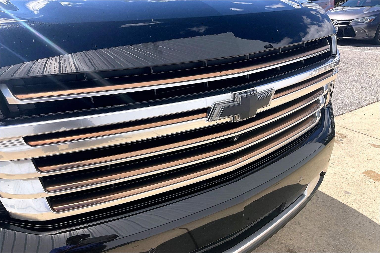 Used 2021 Chevrolet Suburban High Country w/ Premium Package AWD/4WD image 36