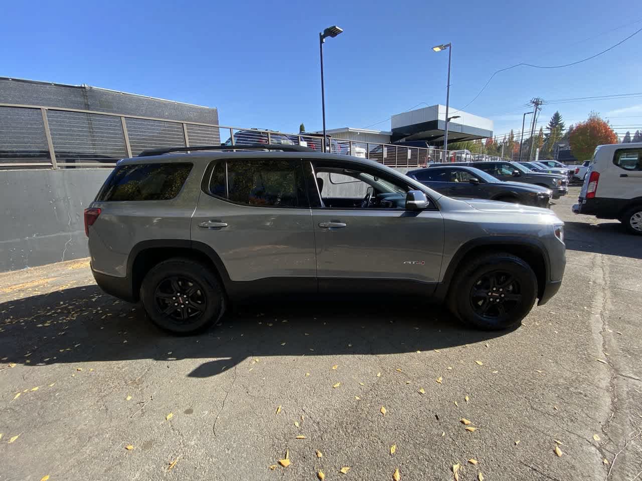 Used 2021 GMC Acadia AT4 w/ Technology Package AWD/4WD image 7