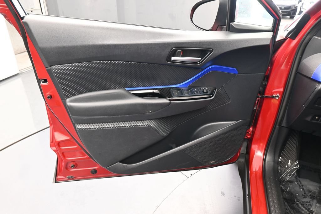 Used 2021 Toyota C-HR XLE FWD image 13