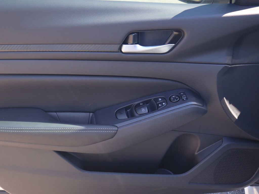 New 2025 Nissan Altima 2.5 SV w/ SV Premium Package image 17