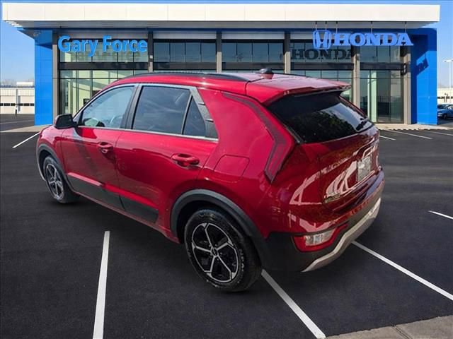 Used 2024 Kia Niro EX image 3